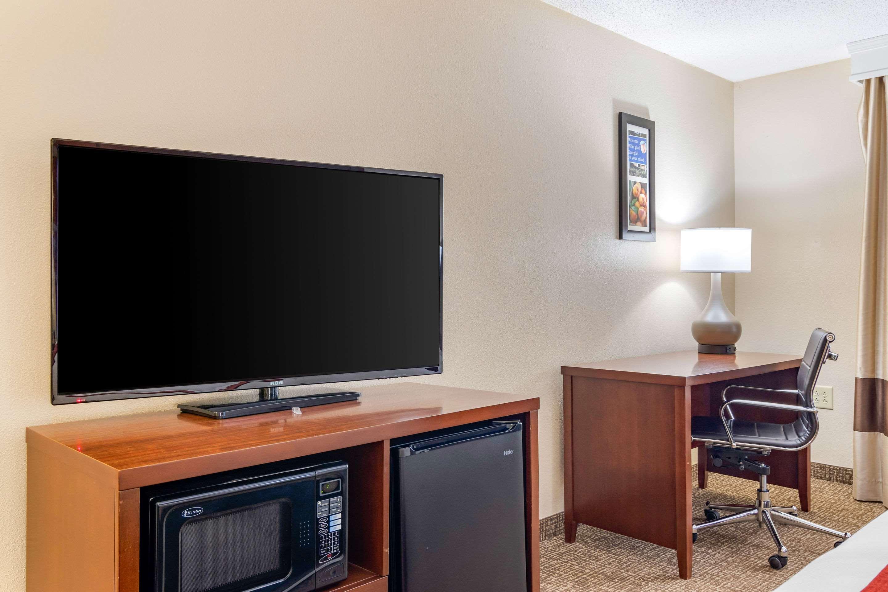Comfort Inn & Suites Macon North I-75 Buitenkant foto
