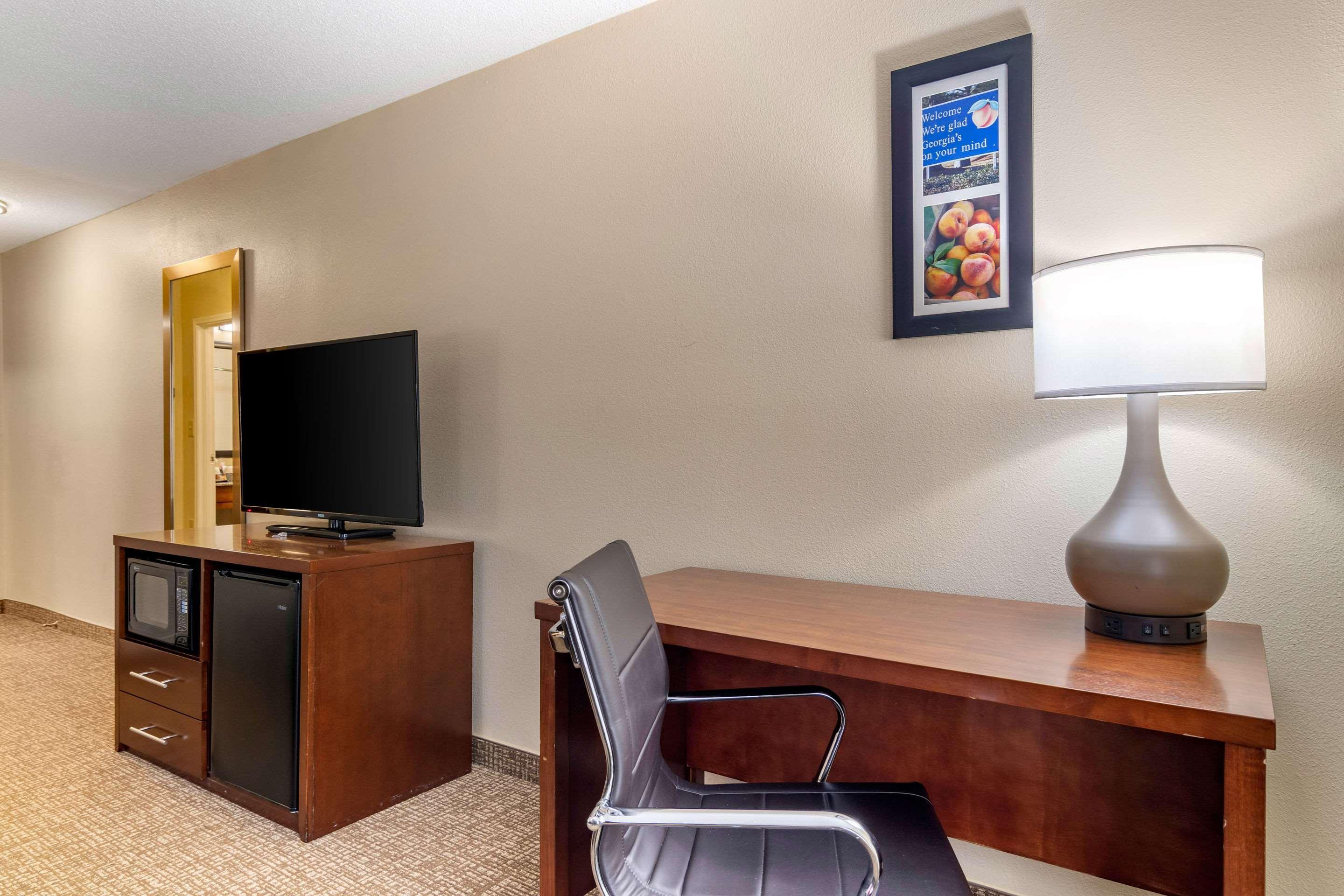 Comfort Inn & Suites Macon North I-75 Buitenkant foto