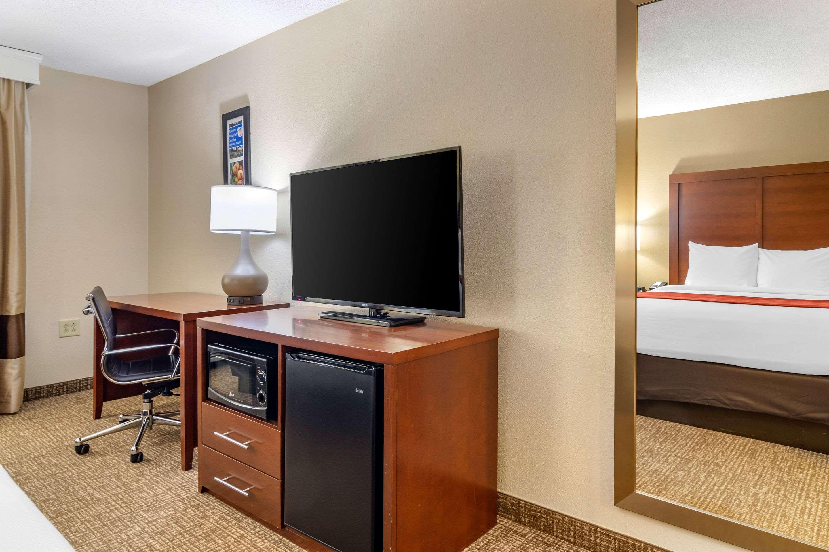 Comfort Inn & Suites Macon North I-75 Buitenkant foto