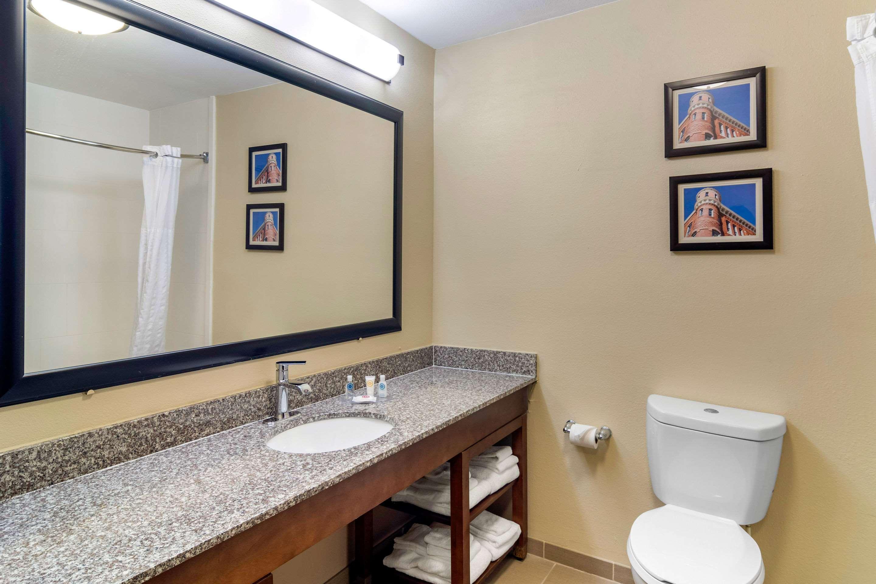 Comfort Inn & Suites Macon North I-75 Buitenkant foto