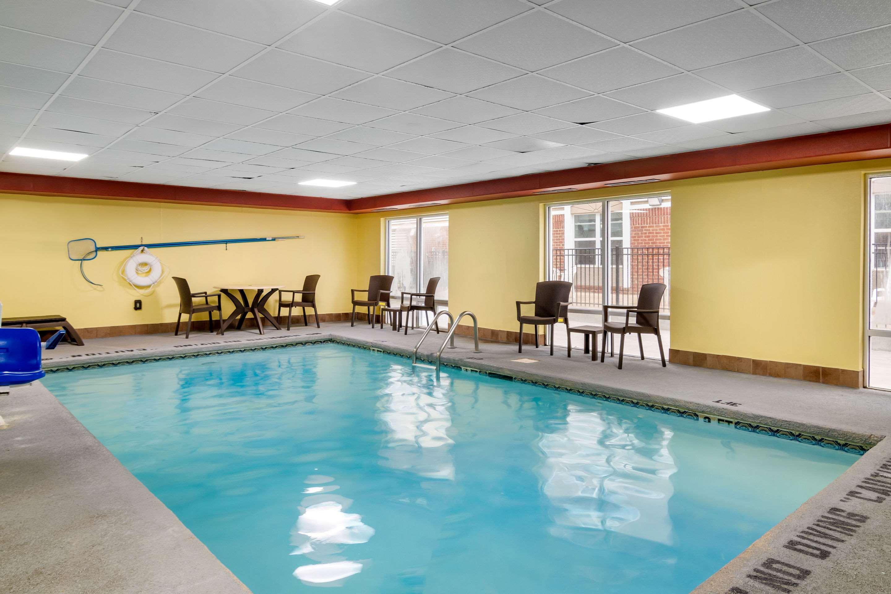 Comfort Inn & Suites Macon North I-75 Buitenkant foto